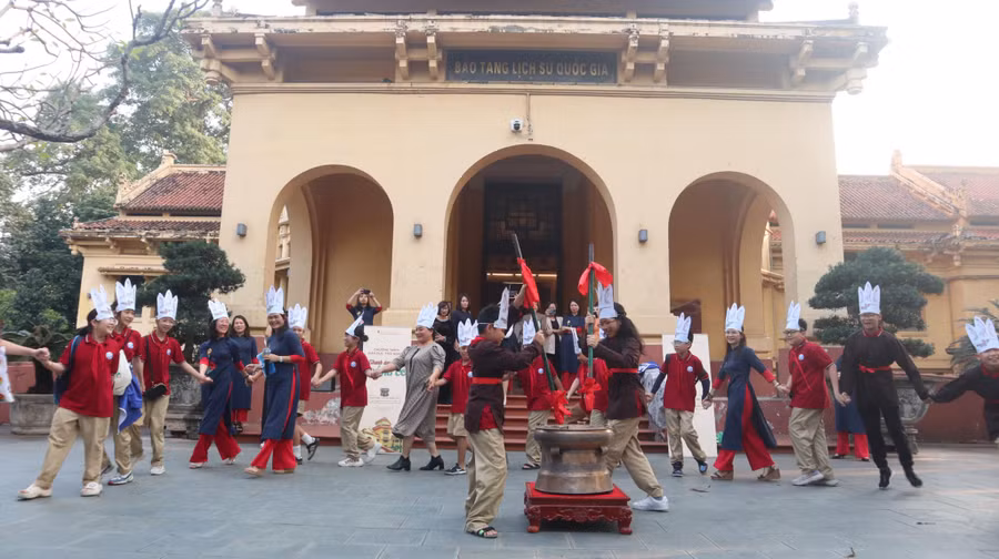 Hoạt động giáo dục trải nghiệm được đề cao tại Bảo tàng Lịch sử quốc gia. Hoạt động giáo dục trải nghiệm được đề cao tại Bảo tàng Lịch sử quốc gia.