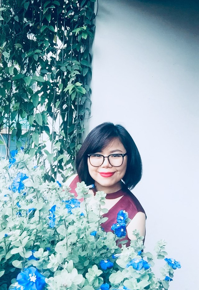 Nhà thơ Bình Nguyên Trang. Nhà thơ Bình Nguyên Trang.