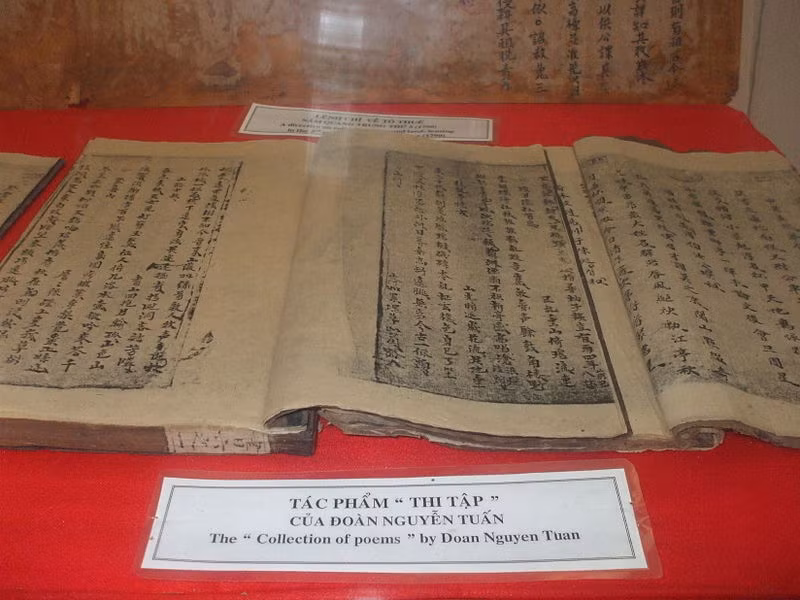 Tác phẩm 'Thi tập' của Đoàn Nguyễn Tuấn trưng bày tại Bảo tàng Quang Trung (Bình Định).
