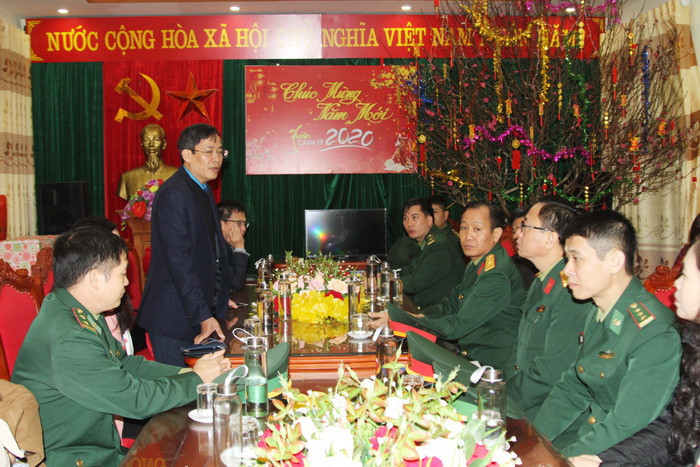 TS Vũ Minh Đức chúc Tết và cùng làm việc xây dựng kế hoạch Chương trình Tết sum vầy 2020 với cán bộ, chiến sỹ đồn biên phòng Na Hình