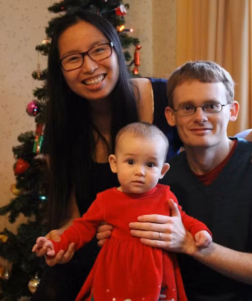 Chuyện tình cô gái Việt được chồng Tây yêu hơn cả con