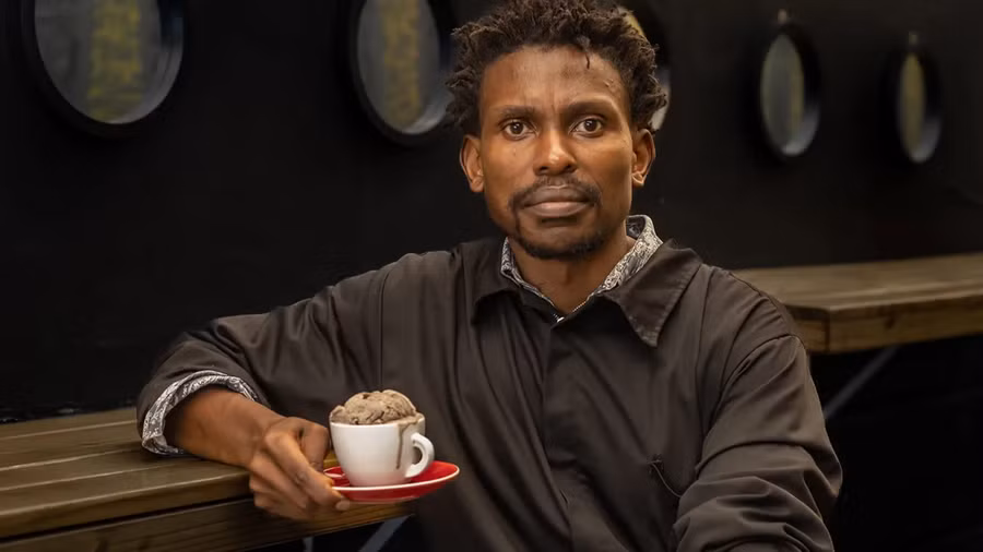 Tapi Tapi được thành lập bởi nhà sinh học phân tử sau Tiến sĩ Tapiwa Guzha. Ảnh: CNN/Jo Munnik