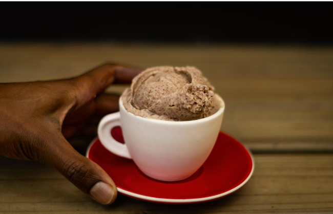 Kem kê mạch nha (kê, một loại ngũ cốc chịu hạn, là cây trồng chủ lực ở nhiều vùng bán khô hạn ở châu Phi. Ảnh: CNN/Jo Munnik Kem kê mạch nha (kê, một loại ngũ cốc chịu hạn, là cây trồng chủ lực ở nhiều vùng bán khô hạn ở châu Phi. Ảnh: CNN/Jo Munnik