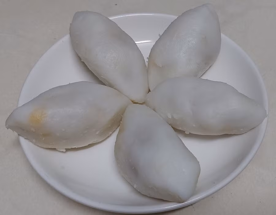 Những chiếc bánh nắm mộc mạc, bình dị gợi về ký ức tuổi thơ. Ảnh: Quốc Bình Những chiếc bánh nắm mộc mạc, bình dị gợi về ký ức tuổi thơ. Ảnh: Quốc Bình