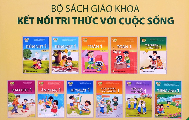 Bộ SGK “Kết nối tri thức với cuộc sống” của NXB Giáo dục Việt Nam. Ảnh: Việt Hà Bộ SGK “Kết nối tri thức với cuộc sống” của NXB Giáo dục Việt Nam. Ảnh: Việt Hà