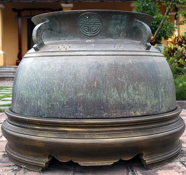 Vạc đồng thể hiện sức mạnh, không phải dùng để trừng trị kẻ phạm tội. Vạc đồng thể hiện sức mạnh, không phải dùng để trừng trị kẻ phạm tội.