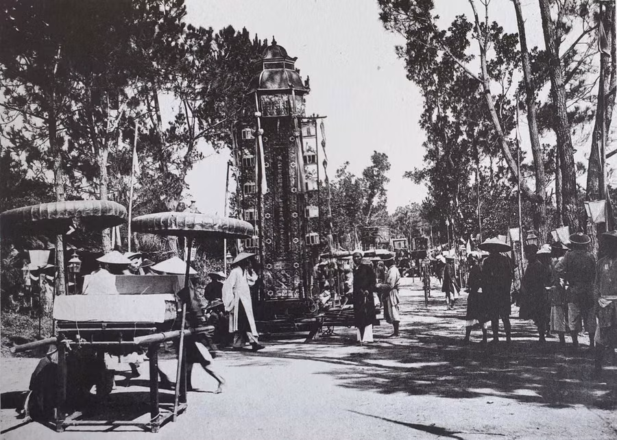 Đám tang của Hoàng thái hậu Từ Dụ, năm 1901. Ảnh tư liệu.