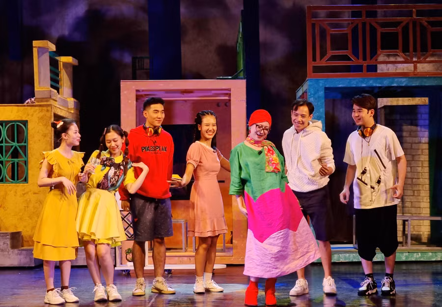 Vở nhạc kịch 'Rồi tôi sẽ lớn' của Nhà hát Tuổi trẻ đang thu hút sự quan tâm của khán giả trẻ. Ảnh : NHTT