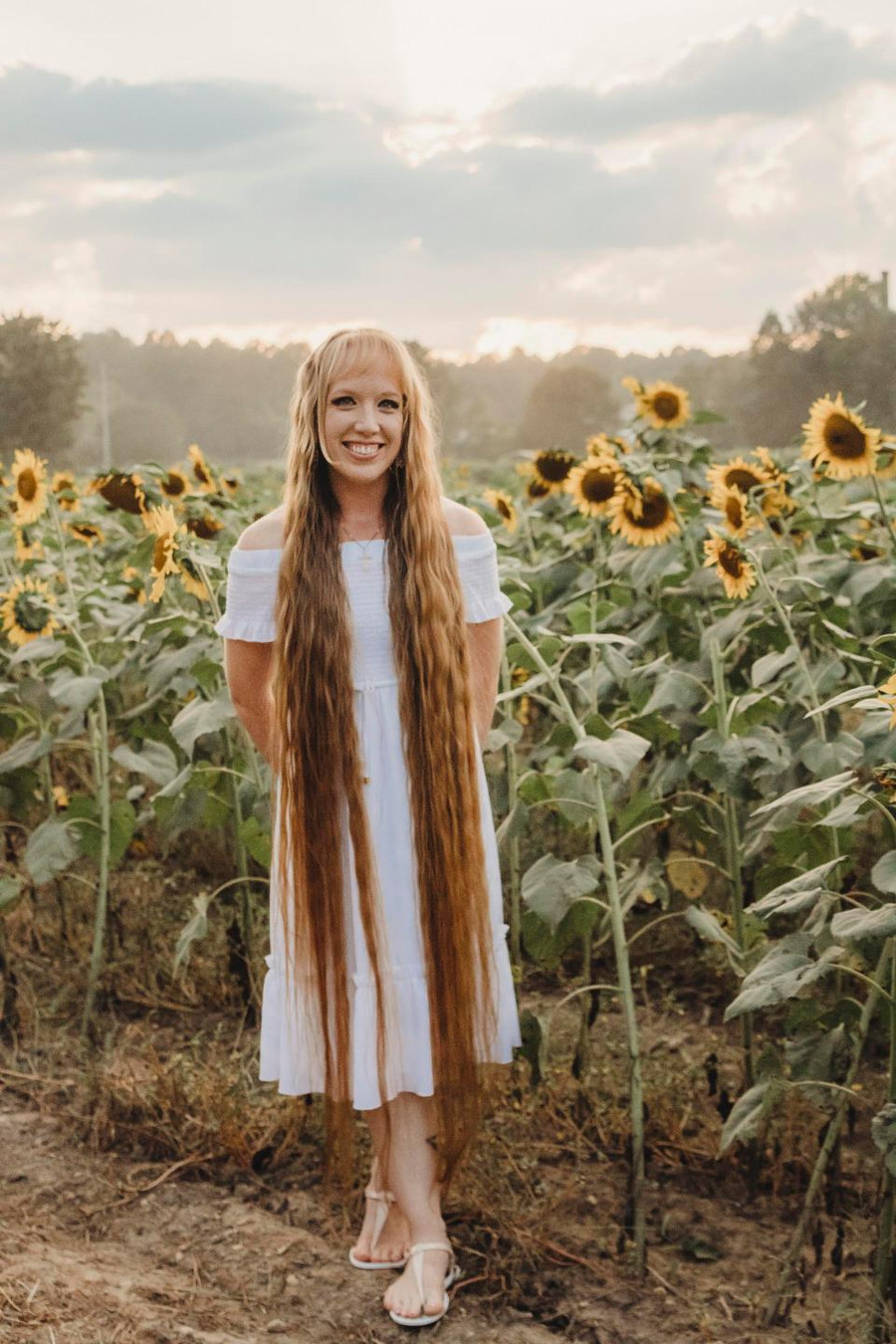 Bơ đậu phộng chính là bí quyết cho mái tóc dài của cô. Bơ đậu phộng chính là bí quyết cho mái tóc dài của cô.