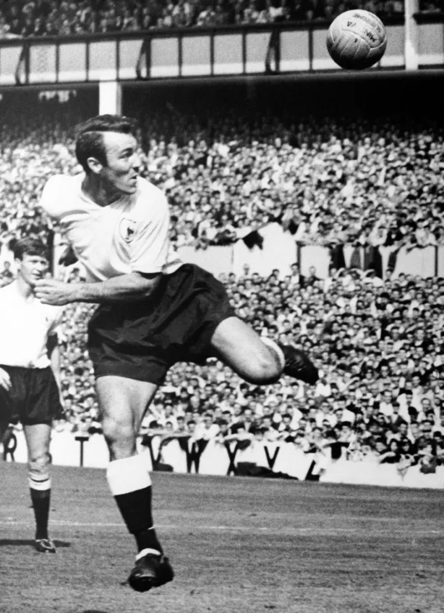 Cố huyền thoại Jimmy Greaves giữ kỷ lục trước đó với 266 bàn cho câu lạc bộ Bắc London.