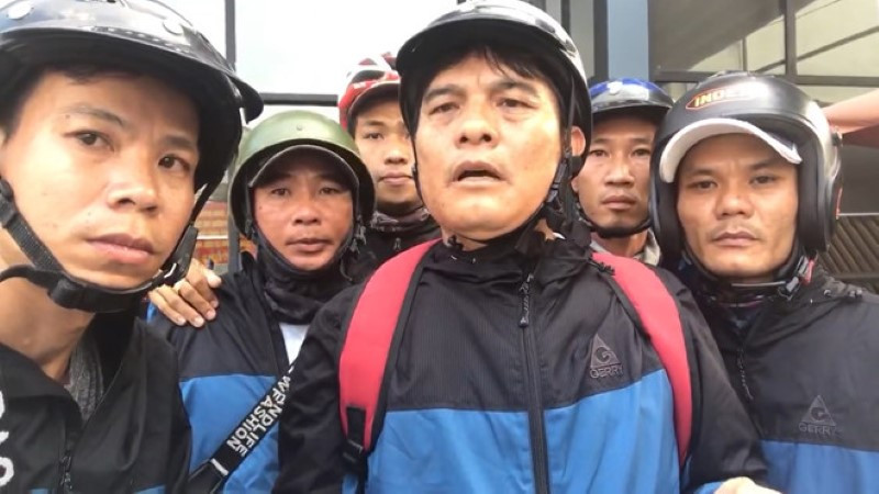 “Hiệp sĩ” Nguyễn Thanh Hải xuất hiện trên YouTube nói “Tuấn khỉ muốn ra đầu thú”. Ảnh: Chụp từ màn hình “Hiệp sĩ” Nguyễn Thanh Hải xuất hiện trên YouTube nói “Tuấn khỉ muốn ra đầu thú”. Ảnh: Chụp từ màn hình