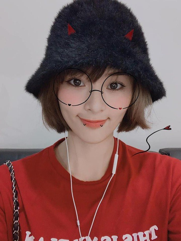 "Mỹ nữ vạn người mê" Hạ Vi ngày càng "nổi loạn" trong loạt ảnh khó đỡ ảnh 6 Hiện tại, cô nàng đang tạm dừng việc đóng phim và chỉ chụp ảnh, quay quảng cáo khi có thời gian.