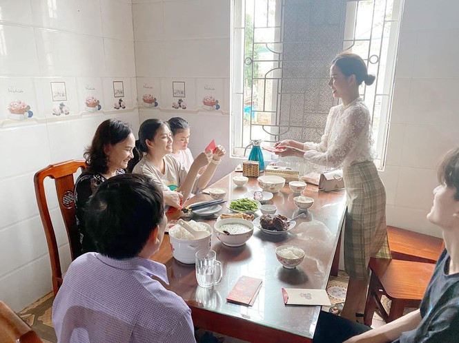 Phan Mạnh Quỳnh lì xì tiền ‘khủng’ cho người yêu ảnh 2 Phan Mạnh Quỳnh lì xì tiền ‘khủng’ cho người yêu - ảnh 2