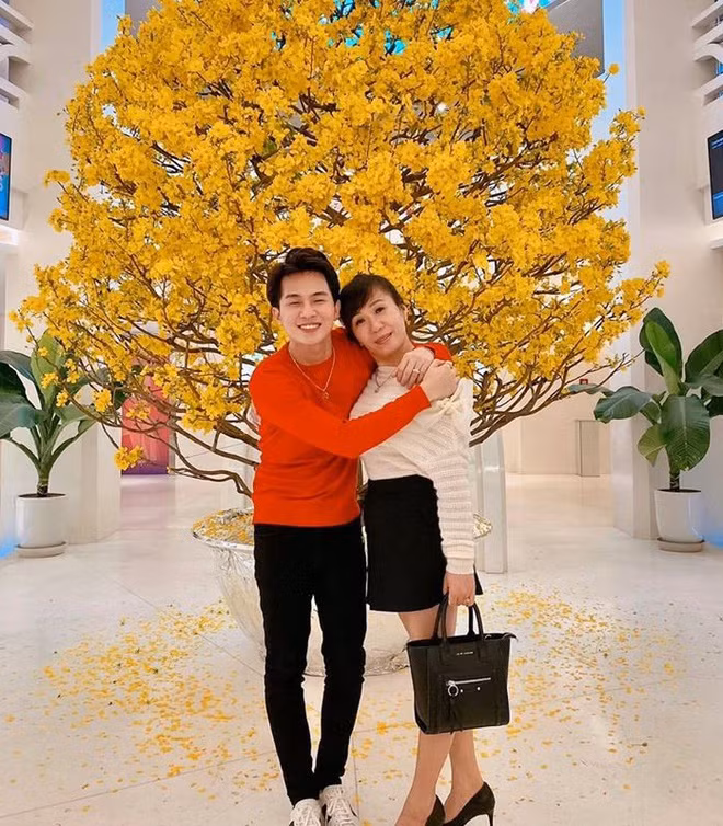 Jack hat bolero sau thoi gian dai vang mat khoi showbiz hinh anh 2 83388803_1089737461220732_909576349901914112_o.jpg