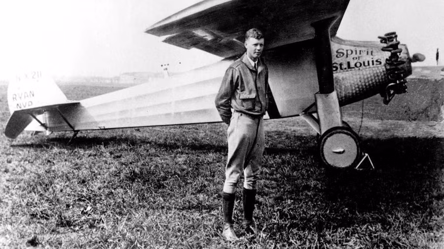 Phi công anh hùng Charles Lindbergh