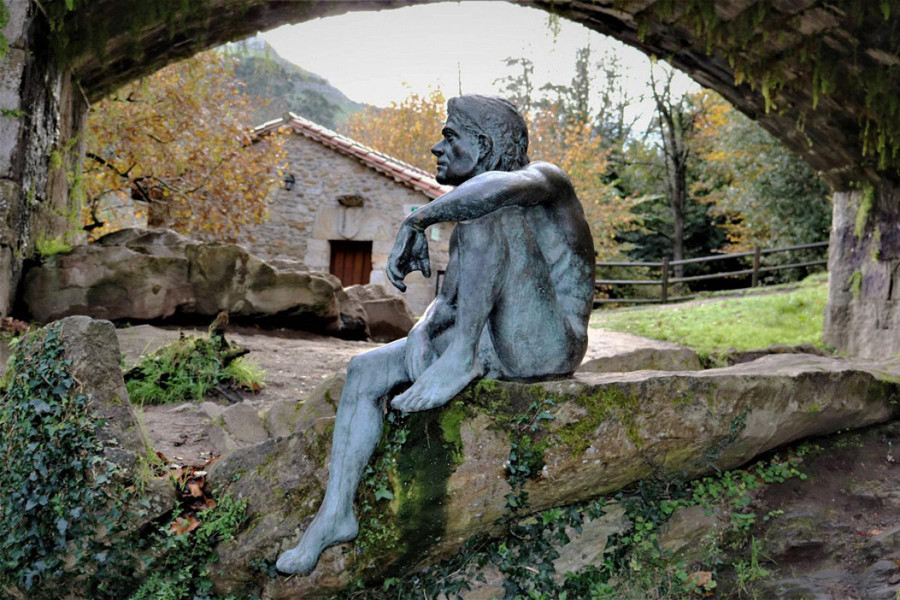 Tượng Người cá đặt ở Lierganes, Cantabria gợi nhớ một truyền thuyết của địa phương.