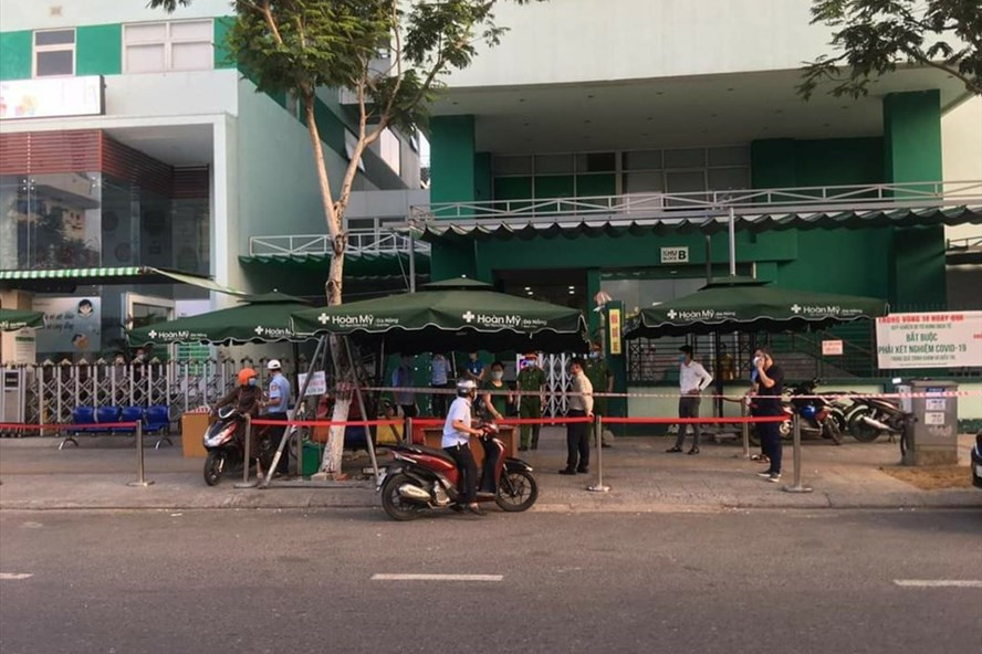 Bệnh viện đa khoa Hoàn Mỹ (TP. Đà Nẵng) tạm phong tỏa trong chiều 3/5. Nguồn: SKĐS