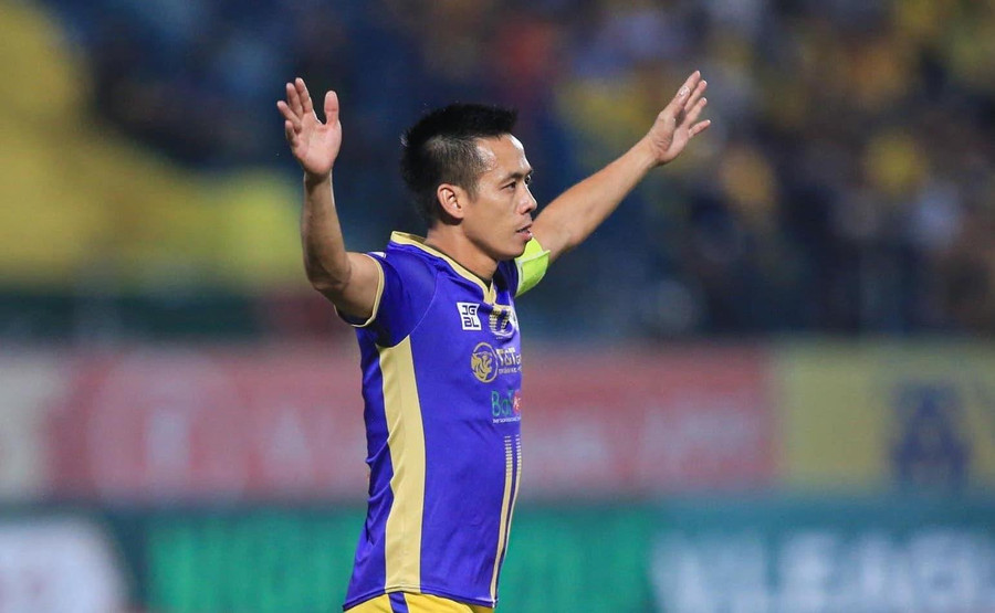Văn Quyết chấn thương phải nghỉ hết V.League 2022. Văn Quyết chấn thương phải nghỉ hết V.League 2022.