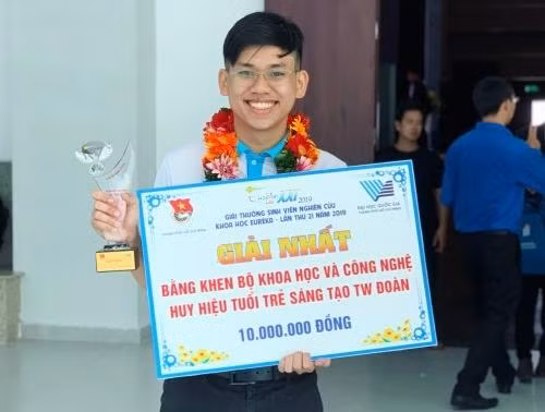 Hoàng Trung Hiếu: “Tài năng trẻ triển vọng” đam mê nghiên cứu khoa học