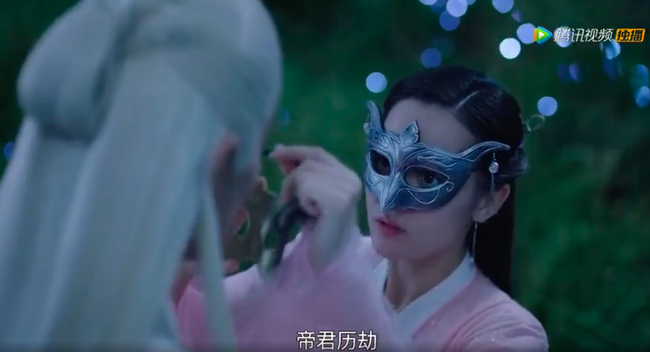"Tam sinh tam thế Chẩm thượng thư": Địch Lệ Nhiệt Ba khóc cũng đẹp mê hồn, nam phụ ngầu như Lý Dịch Phong - Ảnh 8. "Tam sinh tam thế Chẩm thượng thư": Địch Lệ Nhiệt Ba khóc cũng đẹp mê hồn, nam phụ ngầu như Lý Dịch Phong - Ảnh 8.