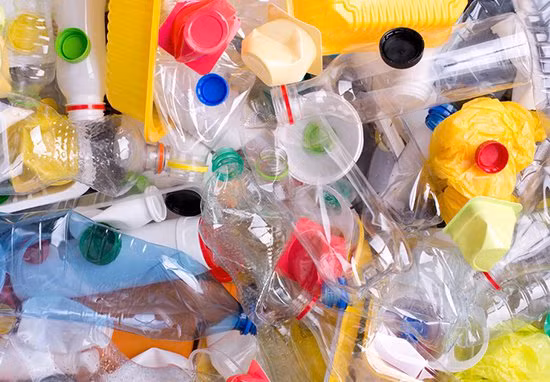 Vi khuẩn biến đổi gen có thể chuyển hóa nhựa thành hợp chất hữu ích.