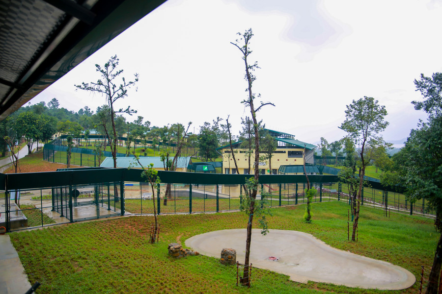 Giai đoạn 1 của dự án đã hoàn thành xây dựng với hệ thống cơ sở vật chất và 4 khu bán hoang dã để tiếp nhận, chăm sóc các cá thể gấu.