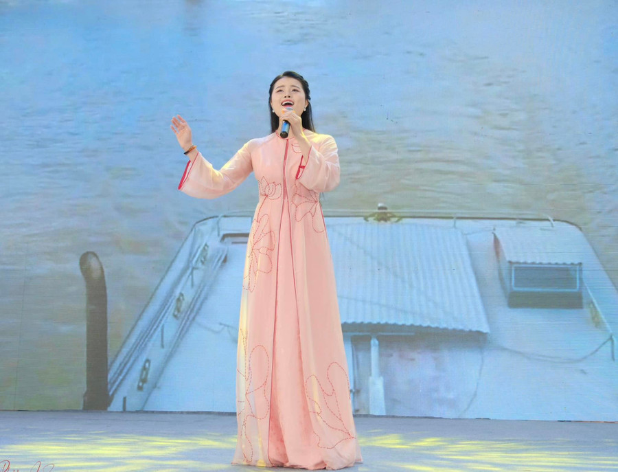 Thùy Linh dành khá nhiều tình cảm đối với quê hương với những ca khúc cũng như lịch biểu diễn tại Nam Định. Ảnh: NVCC. Thùy Linh dành khá nhiều tình cảm đối với quê hương với những ca khúc cũng như lịch biểu diễn tại Nam Định. Ảnh: NVCC.