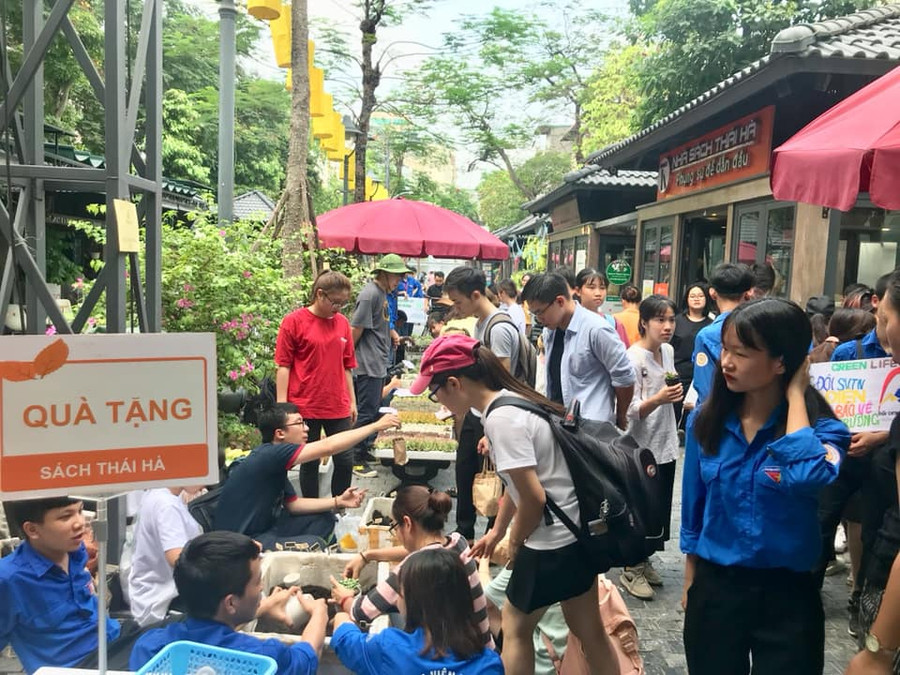 Chương trình đổi giấy lấy cây