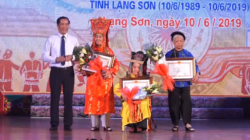 3 nghệ nhân được trao danh hiệu "Nghệ nhân Nhân dân".