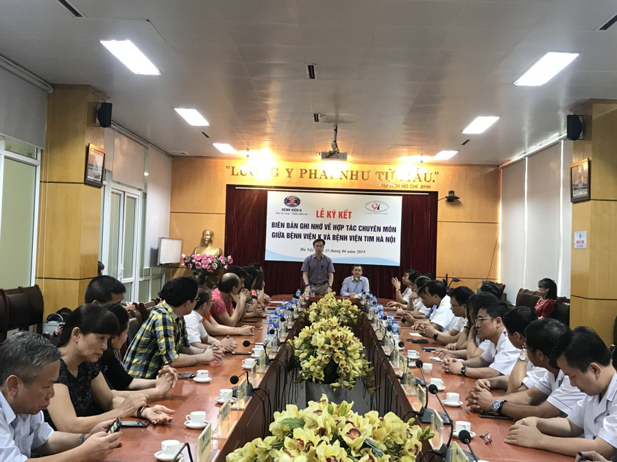 Toàn cảnh buổi lễ ký kết. Toàn cảnh buổi lễ ký kết.