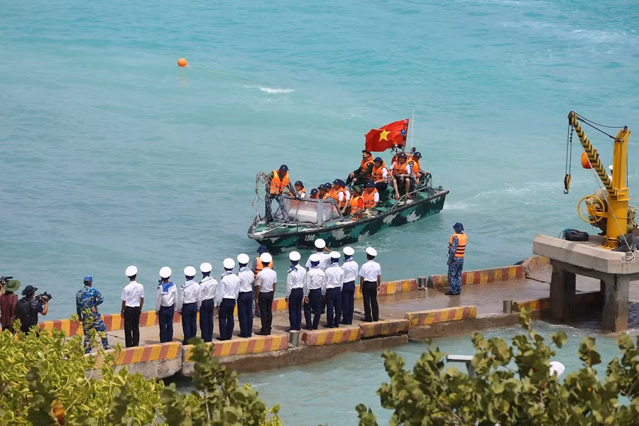 Đón khách thăm đảo Nam Yết. Ảnh: Thế Đại.