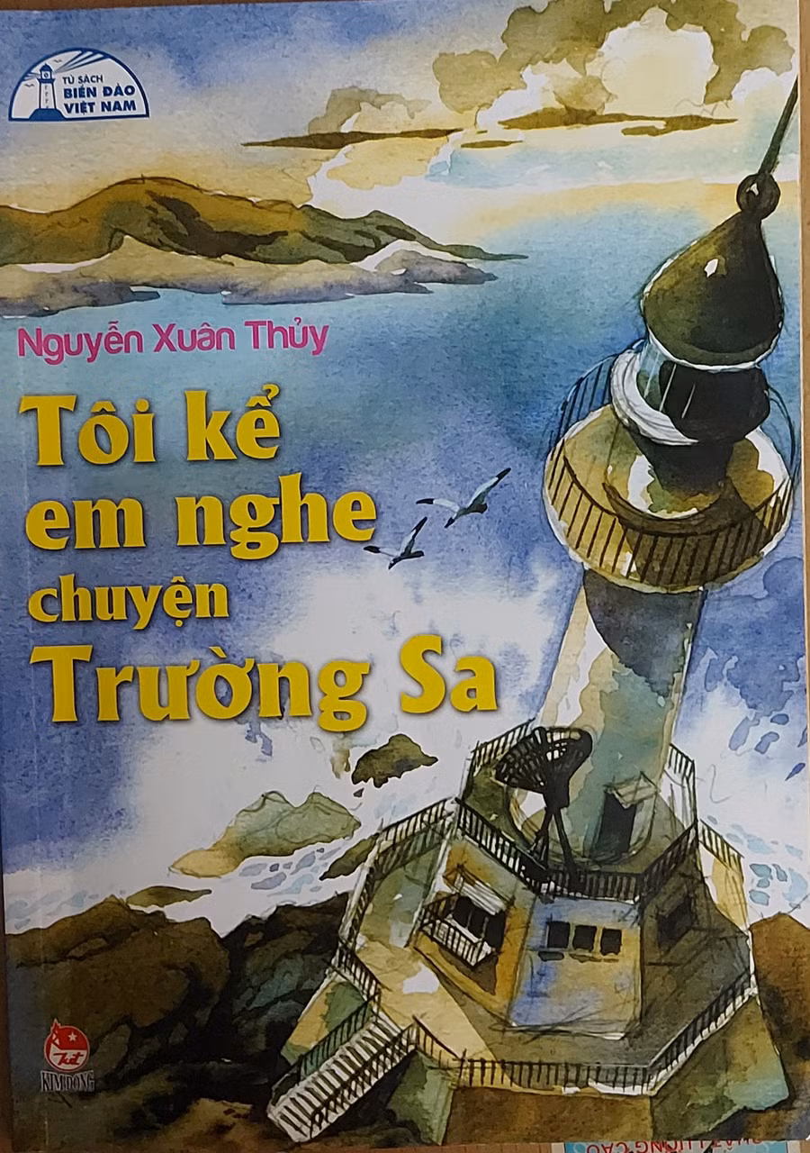 Cùng lên chuyến tàu đặc biệt 'Tôi kể em nghe chuyện Trường Sa' để nghe tác giả Nguyễn Xuân Thủy kể chuyện về biển đảo quê hương. Ảnh: Anh Sơn.