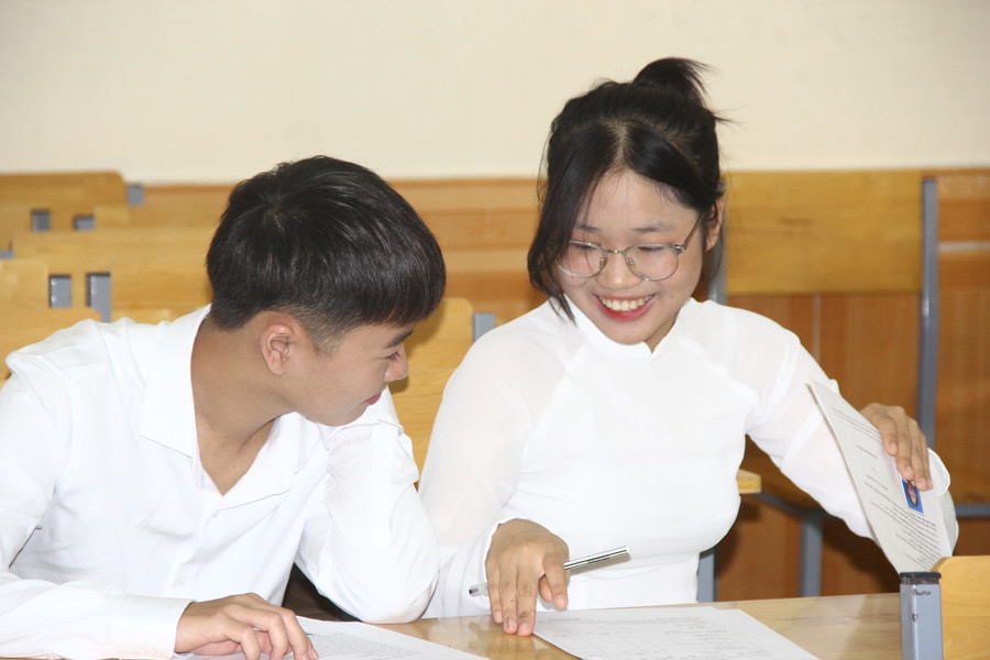 Thí sinh dự thi năng khiếu vào Trường ĐH Sư phạm Hà Nội – năm 2023. Ảnh: TG