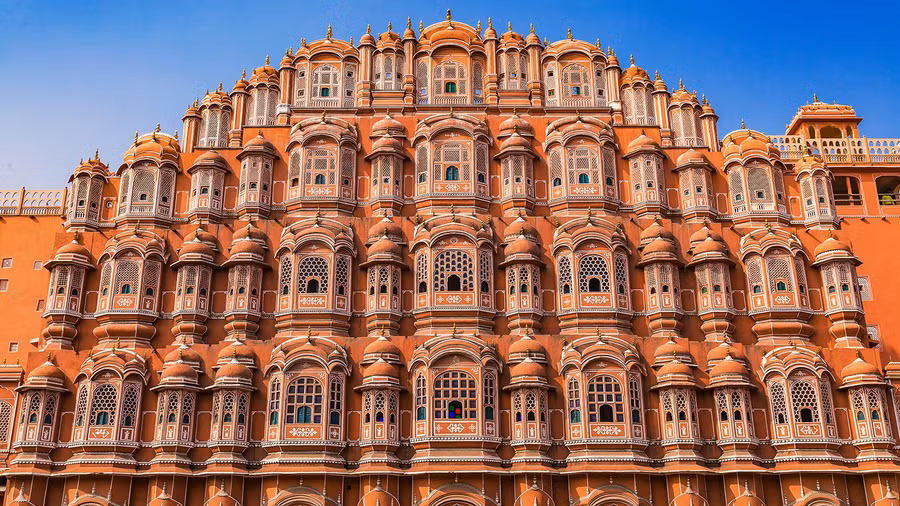 'Cung điện gió' có mặt sau hướng ra đường. Ảnh: Shalbha Sarda, Edition.cnn.com 'Cung điện gió' có mặt sau hướng ra đường. Ảnh: Shalbha Sarda, Edition.cnn.com