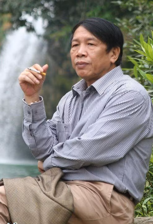 Nhà văn Khuất Quang Thụy.