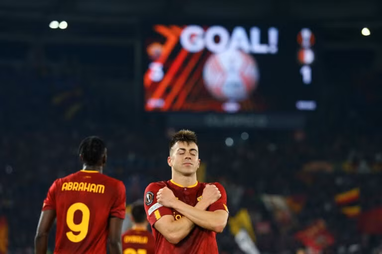 AS Roma ghi tên mình vào bán kết Europa League.