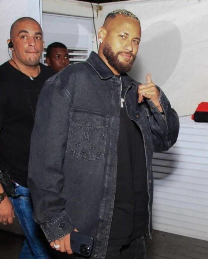 Ngoại hình Neymar của hiện tại gây sốc.