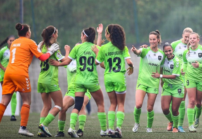 Huỳnh Như bất ngờ vào sân từ ghế dự bị dù phong độ đang tỏa sáng ảnh 1 Huỳnh Như bất ngờ vào sân từ ghế dự bị dù phong độ đang tỏa sáng ảnh 1