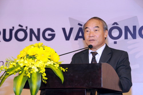 Thứ trưởng Bộ GD&ĐT Nguyễn Vinh Hiển phát động CLB NCKH trong các trường Phổ thông