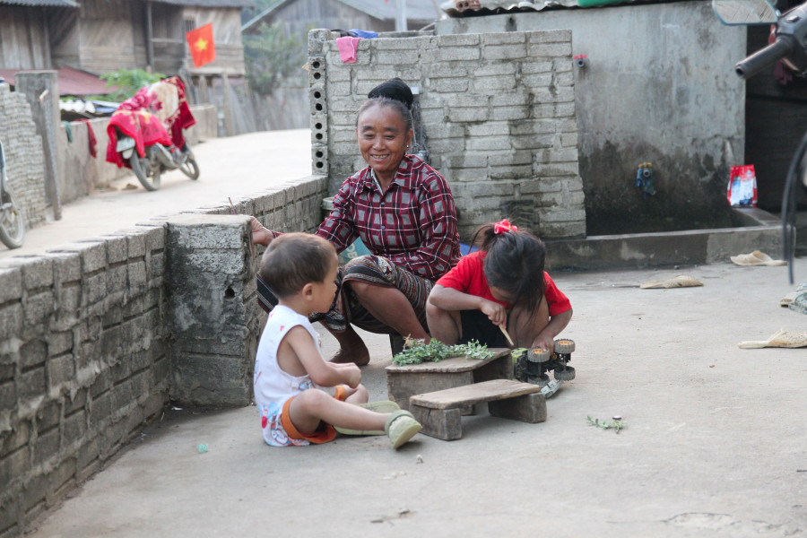 Cuộc sống yên bình ở Púng Bon. Cuộc sống yên bình ở Púng Bon.