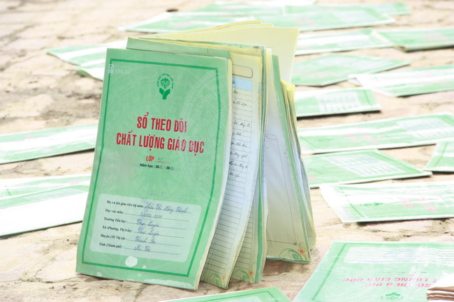 Nếu không có sự chung tay, góp sức của phụ huynh học sinh, các tổ chức, cá nhân có tấm lòng hảo tâm, nhà trường khó có thể khôi phục lại cơ sở vật chất để chuẩn bị cho năm học mới Nếu không có sự chung tay, góp sức của phụ huynh học sinh, các tổ chức, cá nhân có tấm lòng hảo tâm, nhà trường khó có thể khôi phục lại cơ sở vật chất để chuẩn bị cho năm học mới