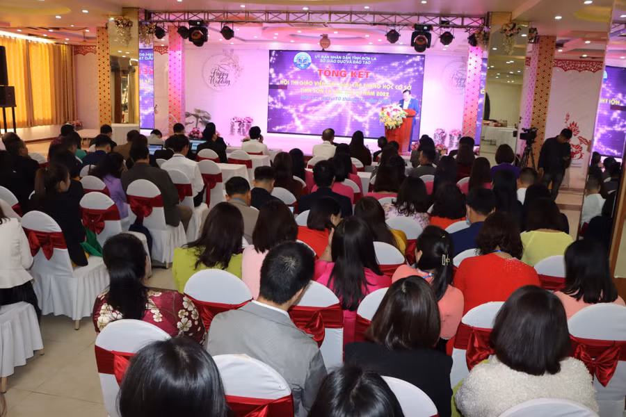 Toàn cảnh hội nghị tổng kết.