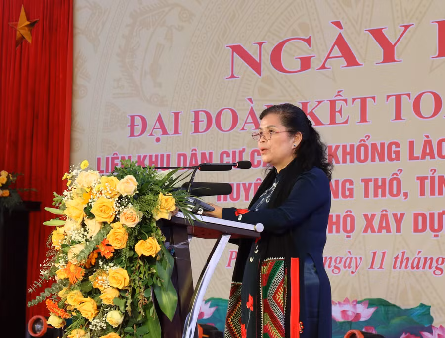 Bà Giàng Páo Mỷ, Bí thư Tỉnh ủy Lai Châu phát biểu tại Ngày hội Đại đoàn kết.