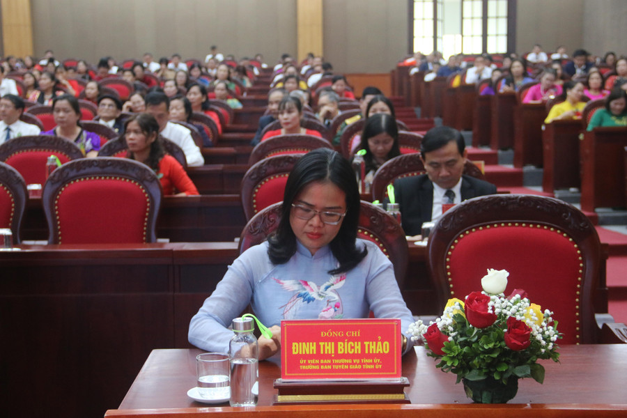 Bà Đinh Thị Bích Thảo, Trưởng ban Tuyên giáo Tỉnh ủy Sơn La tham dự Lễ kỷ niệm.