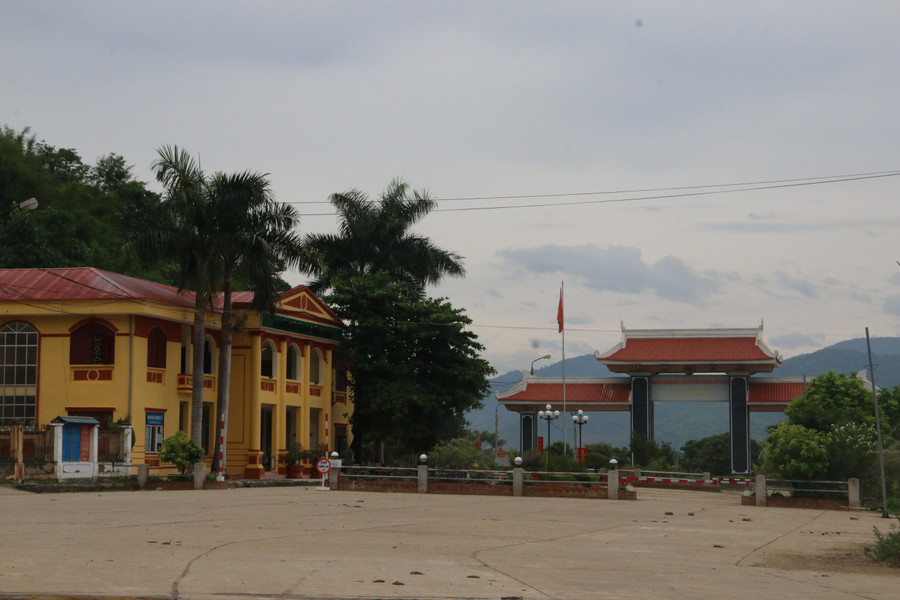 Cửa khẩu xã Chiềng Khương, huyện Sông Mã nơi giao lưu hàng hoá với nước CHDCND Lào. Cửa khẩu xã Chiềng Khương, huyện Sông Mã nơi giao lưu hàng hoá với nước CHDCND Lào.