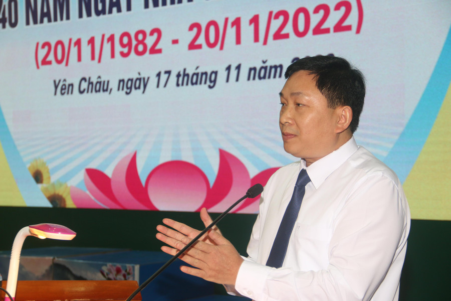 Ông Lù Văn Cường, Chủ tịch UBND huyện Yên Châu phát biểu tại lễ kỷ niệm ngày nhà giáo Việt Nam. Ông Lù Văn Cường, Chủ tịch UBND huyện Yên Châu phát biểu tại lễ kỷ niệm ngày nhà giáo Việt Nam.