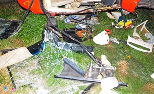 hiện trường vụ xe khách lao xuống vực, 30 hành khách bị thương hình 4 hien truong vu xe khach lao xuong vuc, 30 hanh khach bi thuong hinh 4