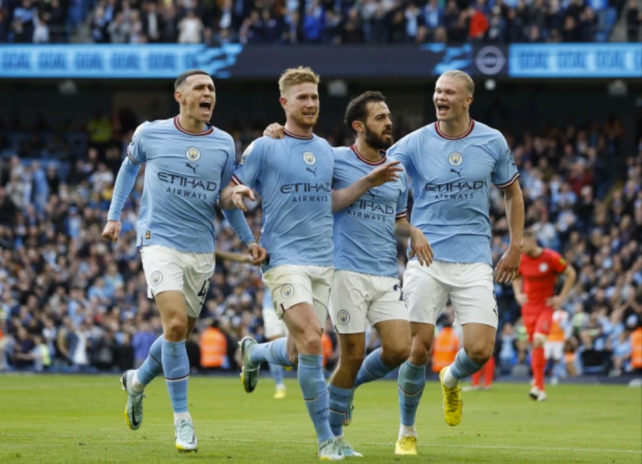 Kevin De Bruyne và Erling Haaland giúp Manchester City hạ Brighton 3-1. Kevin De Bruyne và Erling Haaland giúp Manchester City hạ Brighton 3-1.