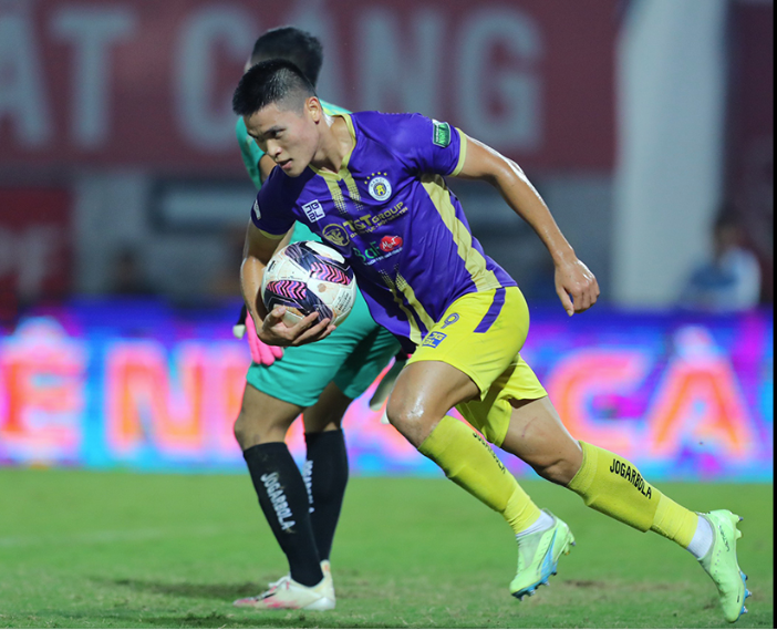 Tuấn Hải lập cú đúp nhưng Hà Nội FC vẫn trắng tay rời sân Lạch Tray