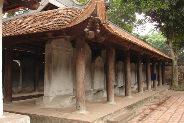 Hậu duệ nhà khoa bảng Bùi Xương Trạch có nhiều người đỗ đạt, ghi danh tại Văn miếu Quốc Tử Giám.